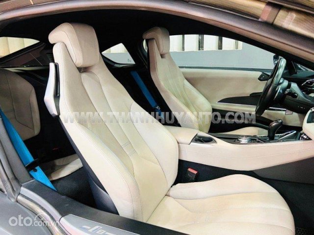 Màu trắng, xe nhập6