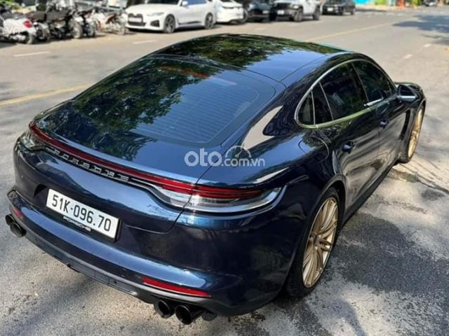 Màu xanh lam, xe nhập8