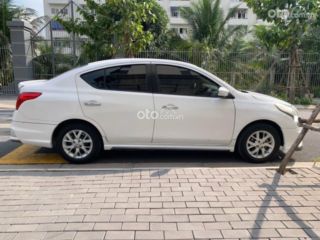 Màu trắng, giá chỉ 365 triệu3