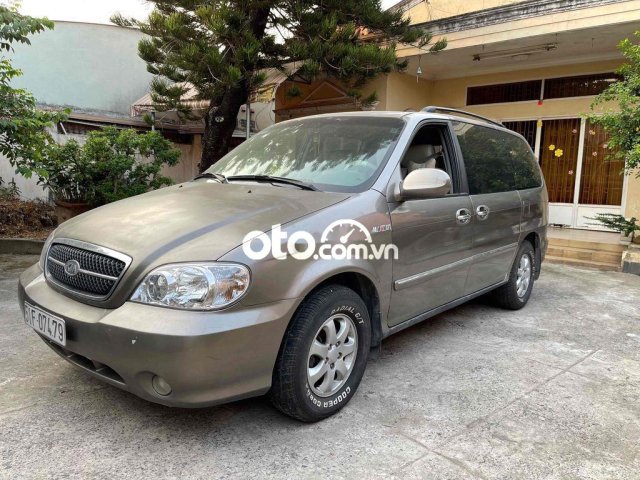 Kia Carnival Xe 7 Chỗ Số Sàn1