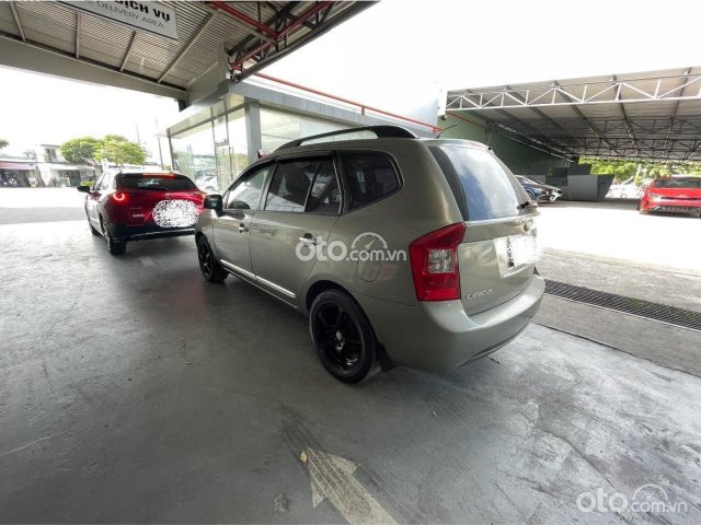 Màu xám xe gia đình, giá 260tr2