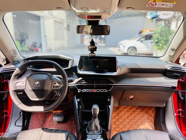 Màu đỏ, giá chỉ 759 triệu13