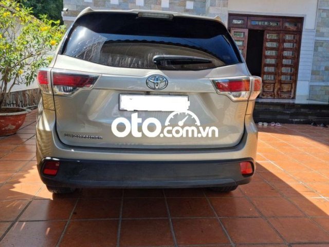 Toyota Highlander LE 2.7 20160