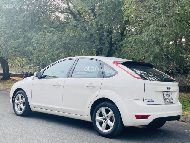 Hatchback gia đình giá tốt4