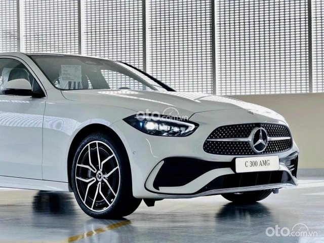 Xe màu trắng - Giá tốt nhất toàn quốc, giảm tiền mặt hơn 100tr, tặng phụ kiện, bảo hiểm thân vỏ 1 năm0
