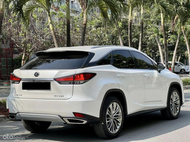 Giá 3 tỷ 950 triệu2