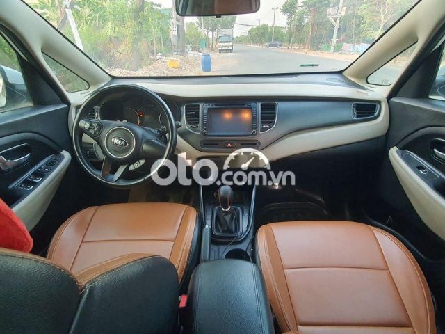 Kia Rondo số sàn, đời 2017, màu trắng, odo 78000km6