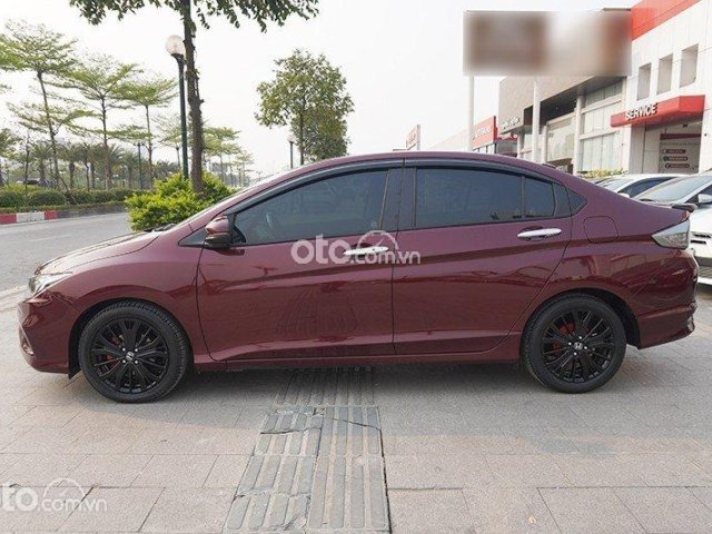 Xe màu đỏ giá ưu đãi3