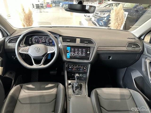 Màu trắng kiểu dáng mới trẻ trung hơn - Khuyến mãi 50% trước bạ và quà tặng có xe lái thử8