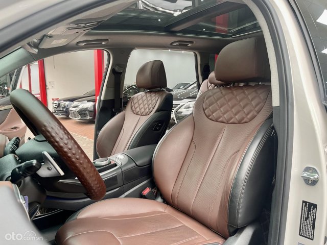 Xe chạy 2 vạn6
