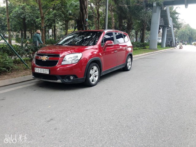 Xe màu đỏ6
