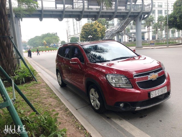 Xe màu đỏ9