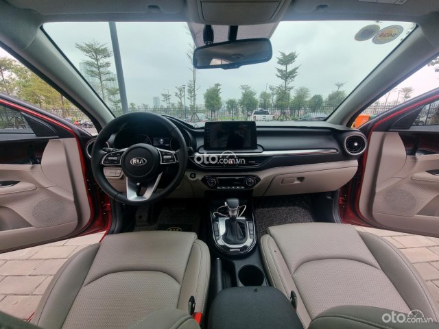 Cần bán xe gia đình giá 588tr7