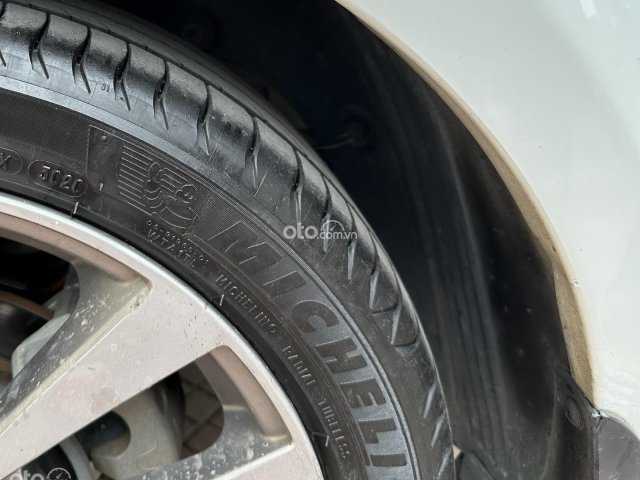 Xe đăng kí tên tư nhân chính chủ - Cực đẹp - Full option. Liên hệ bao giá tốt10