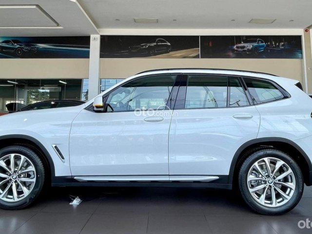 Ưu đãi tiền mặt lên đến 50 triệu, TG lãi suất 9.9%. Liên hệ Ngọc Tú BMW ngay3