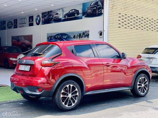 Xe màu đỏ10
