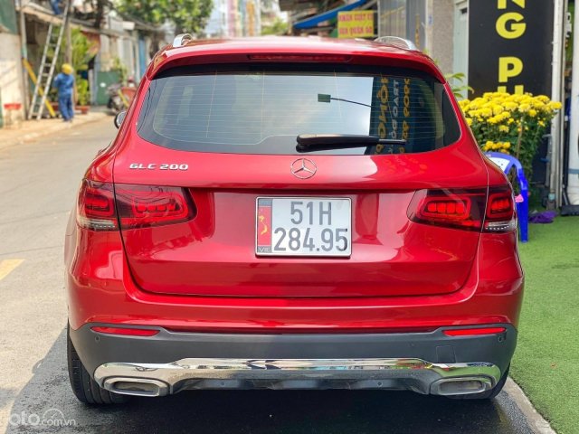 Xe màu đỏ3