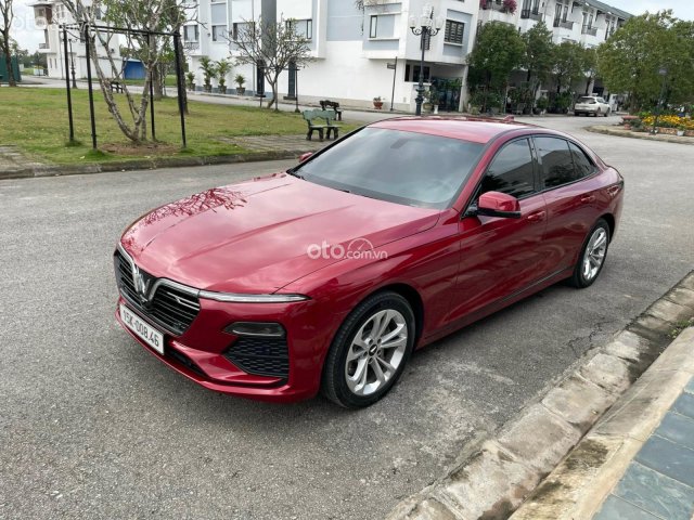Xe màu đỏ giá cạnh tranh5