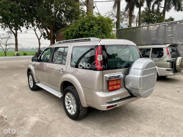 7 chỗ, máy dầu số sàn, 1 cầu đời 20143