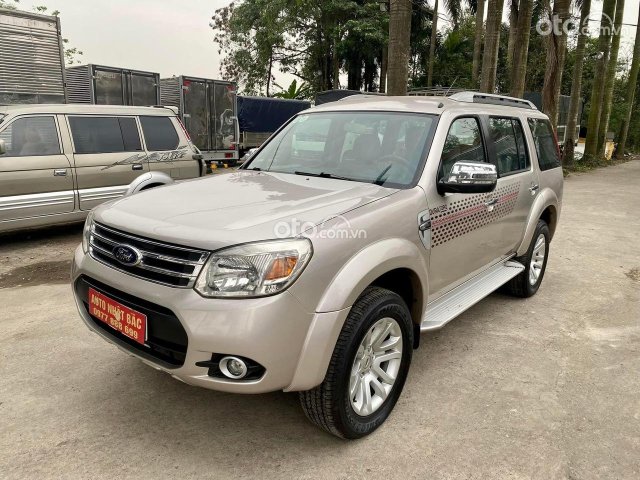 7 chỗ, máy dầu số sàn, 1 cầu đời 20142