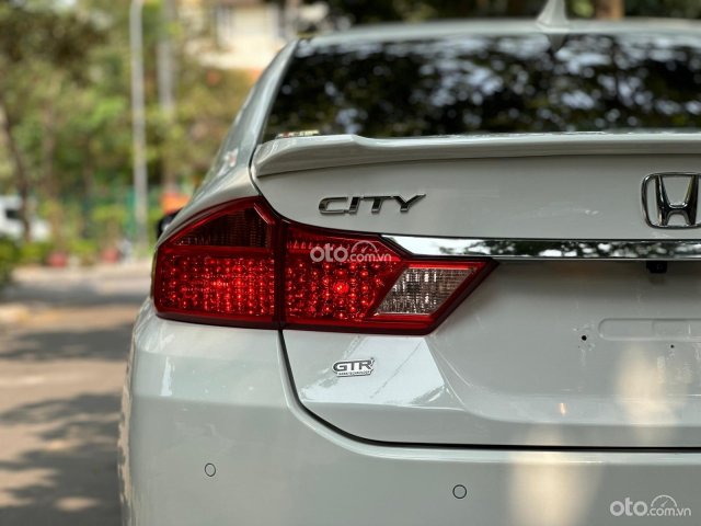 Xe còn mới, giá tốt 485tr5