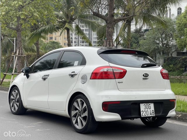 Màu trắng, nhập khẩu nguyên chiếc3