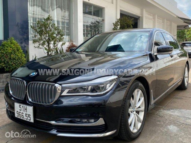 Màu đen, xe nhập giá hữu nghị9
