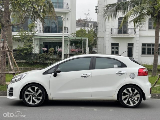 Màu trắng, nhập khẩu nguyên chiếc2