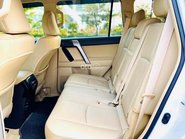 Bán xe trắng kem xe siêu đẹp, bảo dưỡng hãng bao check12