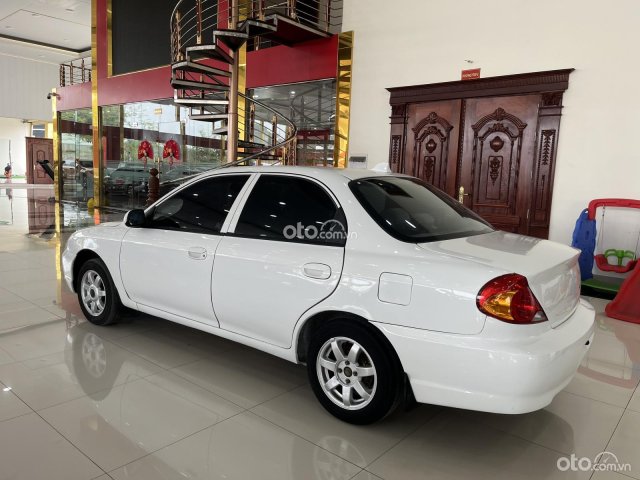 Sedan 5 chỗ giá rẻ, máy số ngon, thân vỏ chắc chắn