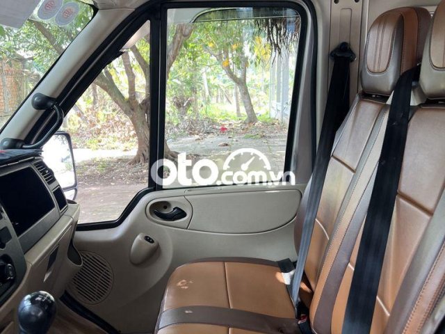 Ford transit bản luxury2