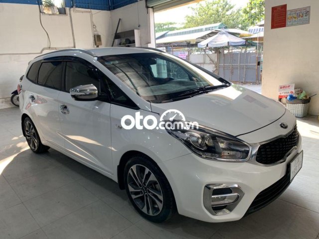 Kia Rondo Số Sàn Máy Xăng 7 Chỗ Màu Trắng4