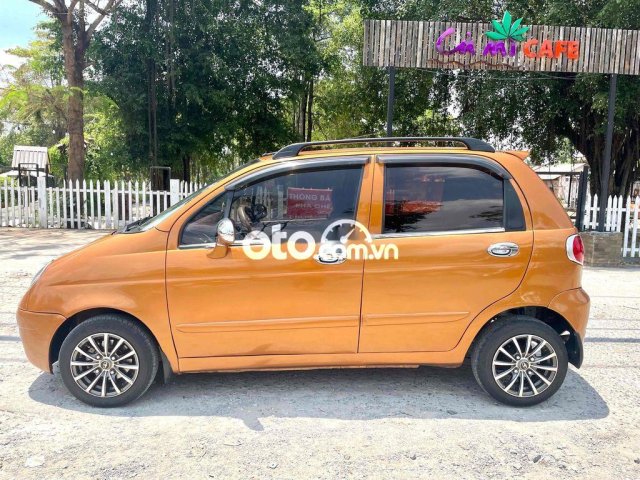 Xe màu nâu, nhập khẩu nguyên chiếc1