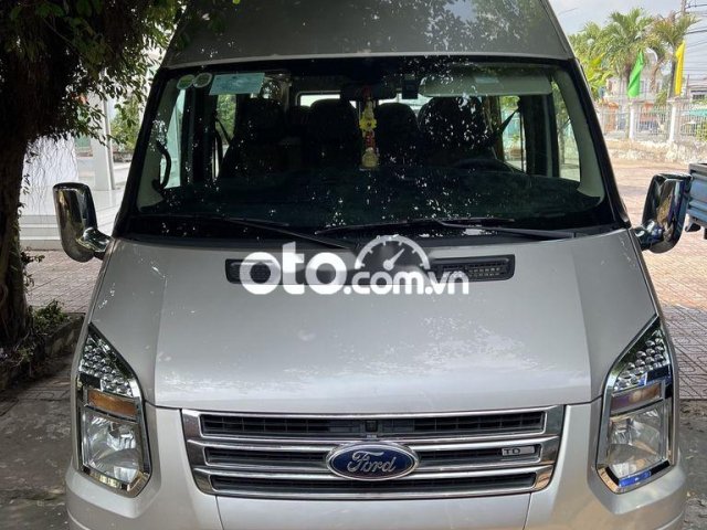 Ford transit bản luxury0