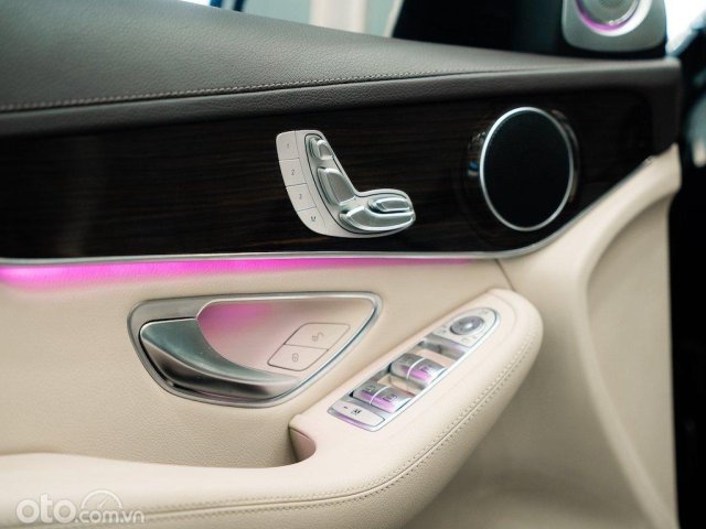 Màu đen, odo 3.9 vạn km10