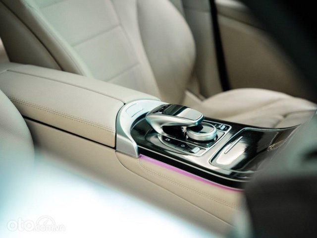 Màu đen, odo 3.9 vạn km11