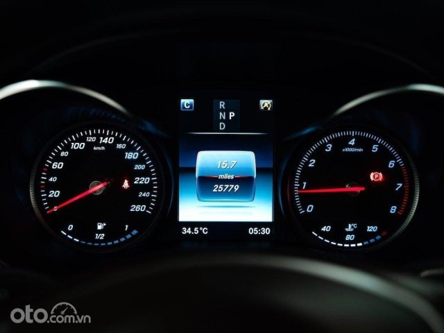 Màu đen, odo 3.9 vạn km19