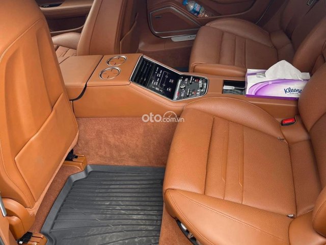 Chính chủ bán xe model 2022, lướt 8000km6