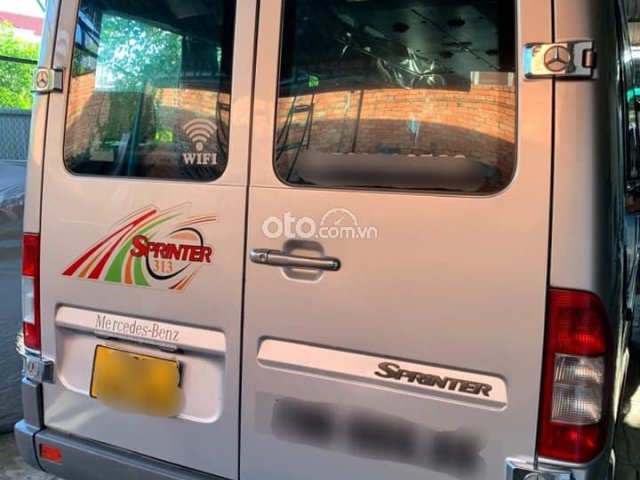 Số sàn, máy dầu 6 chỗ 900kg, tải van1