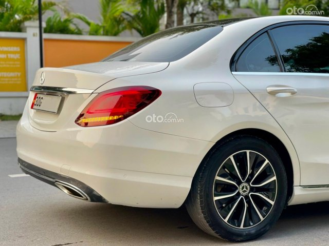 Trắng, nội thất kem, giá thiện chí5