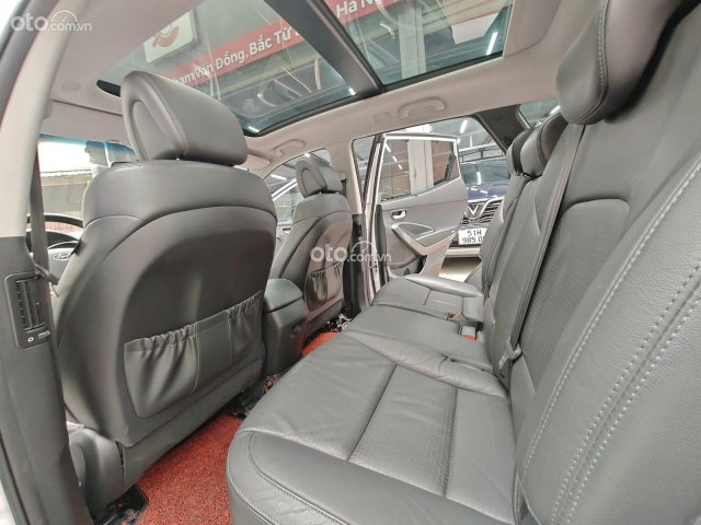 Xe chạy 11v, giá 699tr7