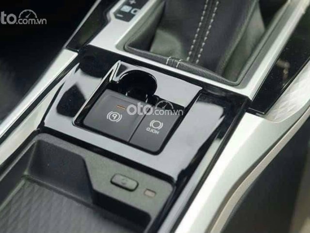 Giảm tiền mặt gần 70tr và rất nhiều quà, liên hệ hotline ngay7