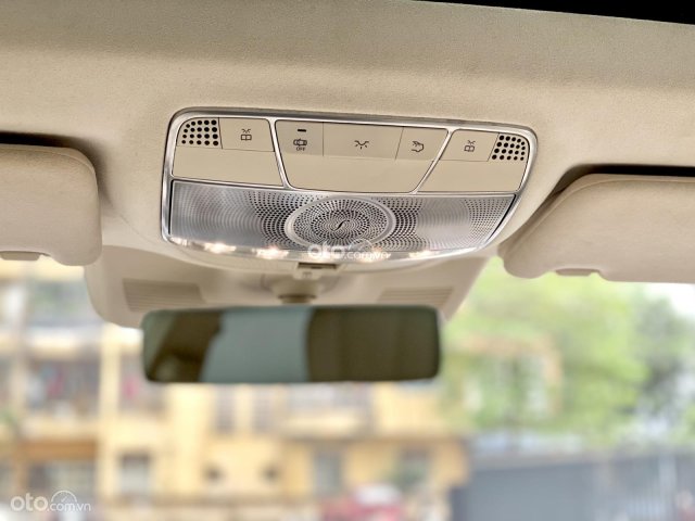 Đen, nội thất kem, biển siêu vip5