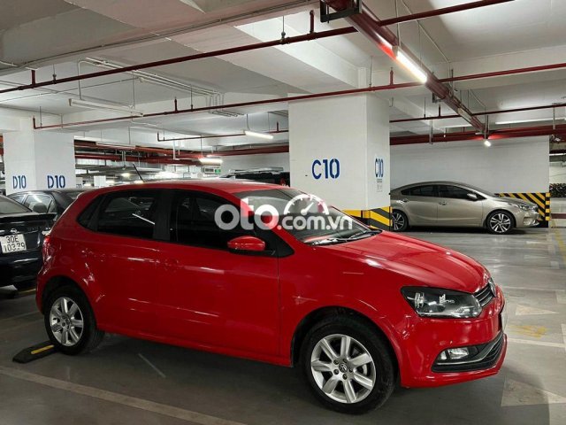 Bán xe Polo volkswagen màu đỏ0