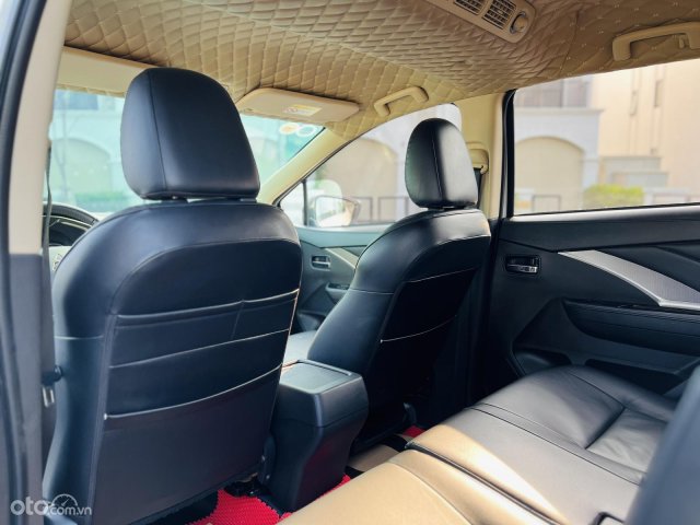 Xe màu trắng, giá 555tr16