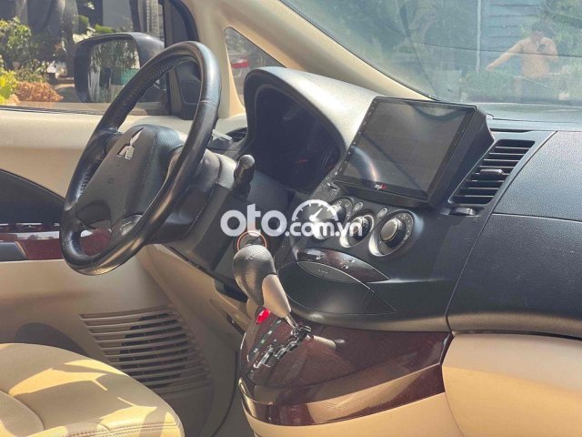 Cần Bán Mitsubishi Grandis 20093