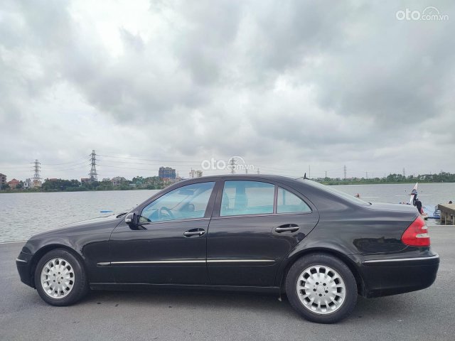 Mercedes-Benz E240 2003