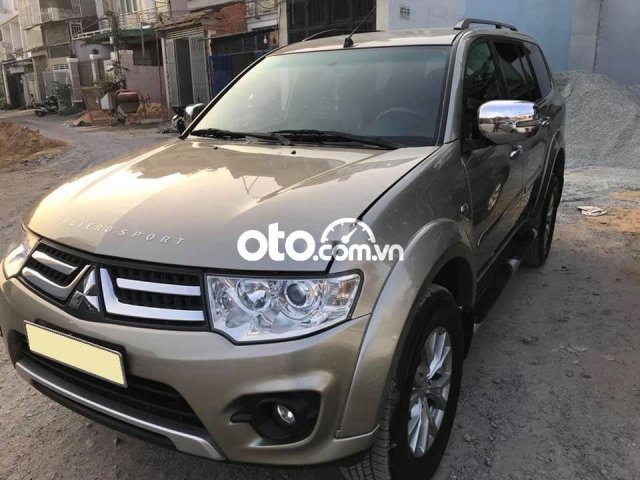 Mitsubishi Pajero 2014, số sàn, máy dầu, màu vàng0