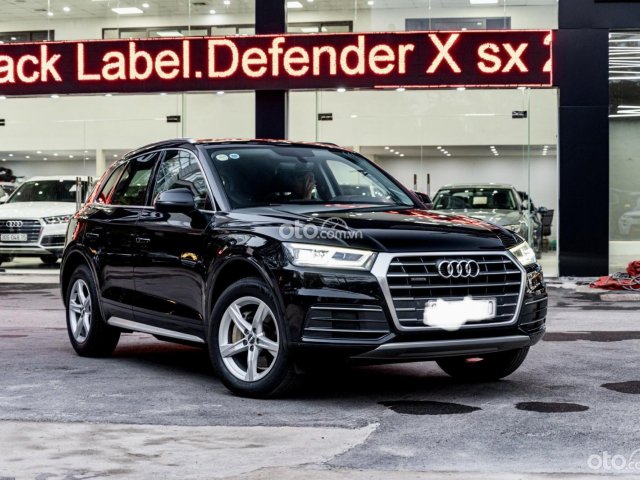 - Audi Q5 45TFSI Quattro bản Sport.