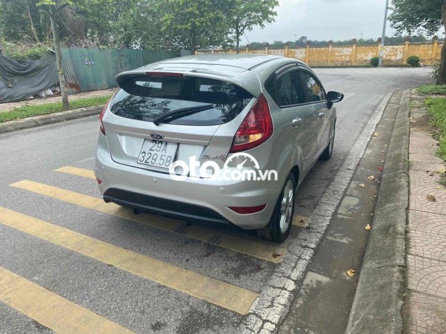 Ford Fiestas 2011 xe gia đình muốn bán